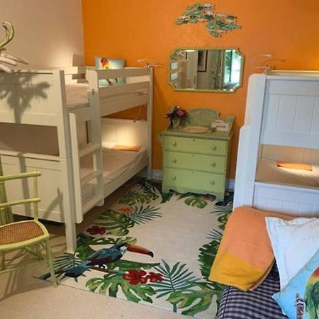 Gite 2-4 Couchages Situe Dans Un Magnifique Jardin Saint-Vivien  Exteriör bild