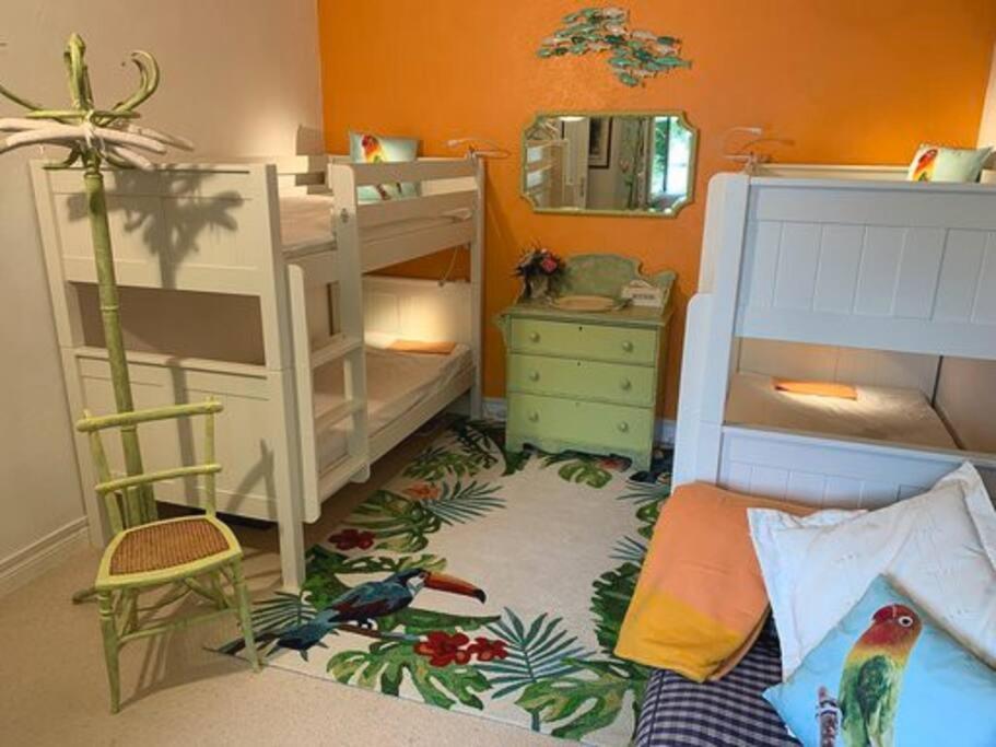 Gite 2-4 Couchages Situe Dans Un Magnifique Jardin Saint-Vivien  Exteriör bild